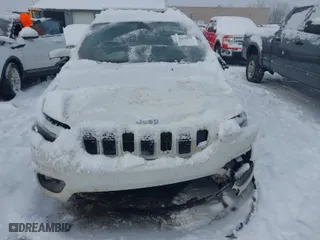 2019 Jeep Cherokee Altitude with VIN 1C4PJLLX2KD486604, listed as a IAAI auction lot 41622027 with 206,026 mi miles. Bid and sale history available at carsss.com. Image 12.