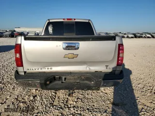 2007 Chevrolet Silverado 1500 LTZ with VIN 2GCEC13JX71510121, listed as a Copart auction lot 73426124 with 176,499 mi miles and Salvage Title. Bid and sale history available at carsss.com. Image 6.
