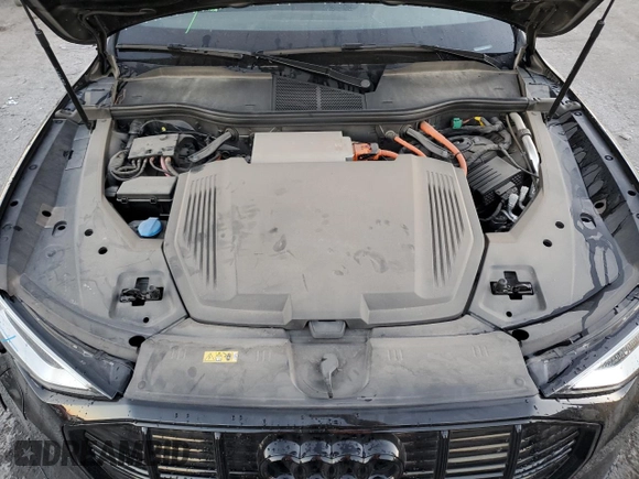 2022 Audi e-tron Premium Plus с VIN WA1LAAGE5NB021918, выставлен на аукционе Copart как лот 88352465 с пробегом 42 662 миль миль и Списание • Salvage title. История ставок и продаж доступна на DreamBid. Изображение 12.