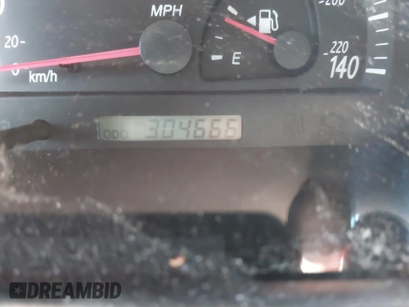 2004 Toyota Camry LE with VIN 4T1BE32K04U319290, listed as a IAAI auction lot 42019125 with 304,666 mi miles. Bid and sale history available at carsss.com. Image 7.