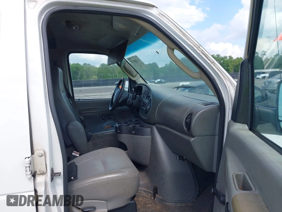 2006 Ford Econoline Cargo with VIN 1FTNE24W26DA84020, listed as a IAAI auction lot 42205629 with 274,284 mi miles and . Bid and sale history available at DreamBid. Image 5.