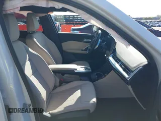 2024 BMW X1 xDrive28i с VIN WBX73EF0XR5Z50590, выставлен на аукционе IAAI как лот 42052219 с пробегом 3 158 миль миль и . История ставок и продаж доступна на DreamBid. Изображение 5.