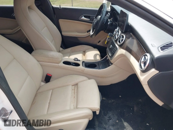 2018 Mercedes-Benz CLA 250 z VIN WDDSJ4GB0JN675250, wystawiony jako IAAI lot #42182793 z przebiegiem 65 978 mil mil oraz . Historia ofert i sprzedaży dostępna na DreamBid. Obrazek 5.