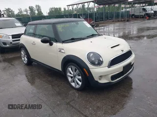 2012 MINI Hardtop S z VIN WMWSV3C59CT386436, wystawiony jako IAAI lot #42254715 z przebiegiem 60 260 mil mil oraz . Historia ofert i sprzedaży dostępna na DreamBid. Obrazek 1.