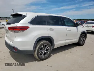 2018 Toyota Highlander LE with VIN 5TDZARFH2JS038835, listed as a Copart auction lot 57918435 with 100,027 mi miles and Salvage title. Bid and sale history available at DreamBid. Image 3.