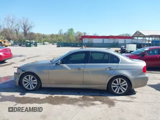 2008 BMW 3 Series 335i z VIN WBAVB77568NH78845, wystawiony jako IAAI lot #42060251 z przebiegiem 221 455 mil mil oraz . Historia ofert i sprzedaży dostępna na DreamBid. Obrazek 14.