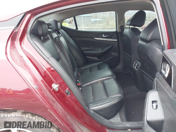 2017 Nissan Maxima SV with VIN 1N4AA6AP9HC372792, listed as a IAAI auction lot 41953278 with 112,250 mi miles and . Bid and sale history available at DreamBid. Image 8.