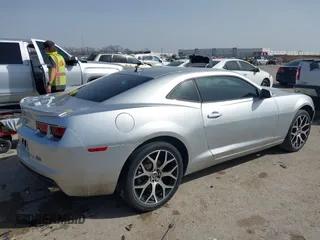 2013 Chevrolet Camaro LS с VIN 2G1FA1E32D9131600, выставлен на аукционе IAAI как лот 41742765 с пробегом 184 660 миль миль и . История ставок и продаж доступна на DreamBid. Изображение 4.