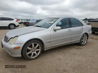 2004 Mercedes-Benz C 230 Kompressor z VIN WDBRF40J84F452074, wystawiony jako Copart lot #56025015 z przebiegiem Nie podano mil oraz Szkoda całkowita • Salvage title. Historia ofert i sprzedaży dostępna na DreamBid. Obrazek 1.