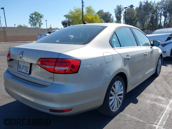 2015 Volkswagen Jetta SE с VIN 3VWD17AJ6FM403840, выставлен на аукционе IAAI как лот 42309745 с пробегом 118 588 миль миль и . История ставок и продаж доступна на DreamBid. Изображение 4.