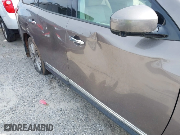 2013 Nissan Pathfinder S with VIN 5N1AR2MM1DC678629, listed as a IAAI auction lot 42063115 with 192,096 mi miles. Bid and sale history available at carsss.com. Image 6.