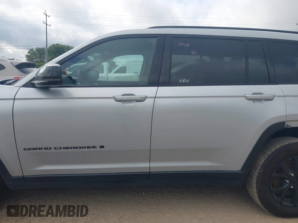 2024 Jeep Grand Cherokee Altitude with VIN 1C4RJKAG0R8532620, listed as a IAAI auction lot 42722926 with 37,556 mi miles and . Bid and sale history available at DreamBid. Image 14.