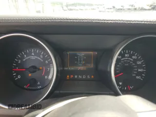 2019 Ford Mustang EcoBoost z VIN 1FA6P8TH2K5176100, wystawiony jako Copart lot #60731865 z przebiegiem 6 118 mil mil oraz Szkoda całkowita • Salvage title. Historia ofert i sprzedaży dostępna na DreamBid. Obrazek 9.