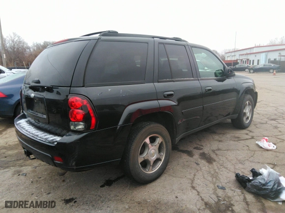 2008 Chevrolet TrailBlazer LT w/1LT with VIN 1GNDS13S282165845, listed as a IAAI auction lot 35604246 with 155,234 mi miles. Bid and sale history available at carsss.com. Image 4.