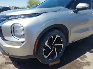 2022 Mitsubishi Outlander ES z VIN JA4J3TA81NZ015802, wystawiony jako IAAI lot #42278112 z przebiegiem Nie podano mil oraz . Historia ofert i sprzedaży dostępna na DreamBid. Obrazek 6.