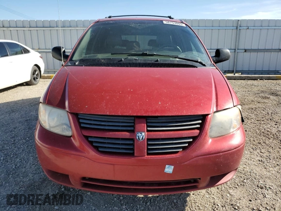 2005 Dodge Caravan SE z VIN 1D4GP24R15B126087, wystawiony jako Copart lot #58753005 z przebiegiem 216 010 mil mil oraz Szkoda całkowita • Salvage title. Historia ofert i sprzedaży dostępna na DreamBid. Obrazek 5.