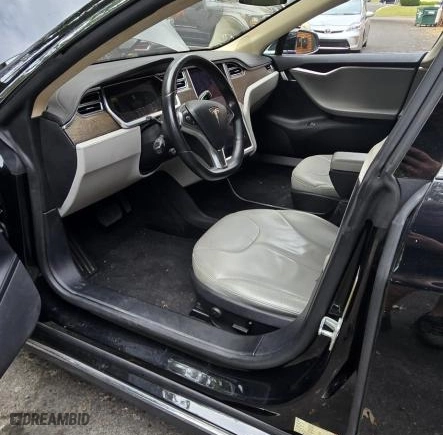 2013 Tesla Model S with VIN 5YJSA1BC5DFP10893, listed as a Copart auction lot 72544224 with 81,931 mi miles and Clean Title. Bid and sale history available at carsss.com. Image 7.