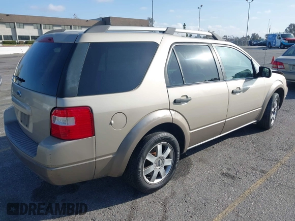 2005 Ford Freestyle SE with VIN 1FMZK01115GA81285, listed as a IAAI auction lot 41702956 with 355,505 mi miles. Bid and sale history available at carsss.com. Image 4.