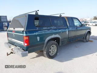 1995 Dodge Dakota with VIN 1B7GL23X3SS134423, listed as a IAAI auction lot 41767788 with 189,517 mi miles and . Bid and sale history available at carsss.com. Image 4.