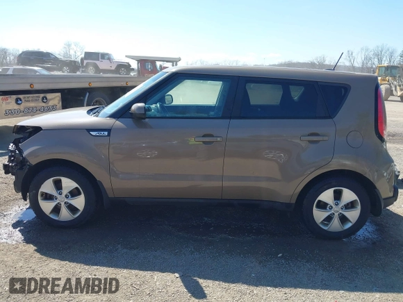 2015 Kia Soul with VIN KNDJN2A29F7167460, listed as a IAAI auction lot 41900985 with 91,948 mi miles. Bid and sale history available at carsss.com. Image 15.