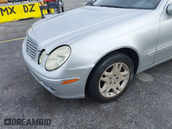 2004 Mercedes-Benz E 320 z VIN WDBUH65J24A396302, wystawiony jako IAAI lot #40853992 z przebiegiem 192 253 mil mil oraz . Historia ofert i sprzedaży dostępna na DreamBid. Obrazek 12.