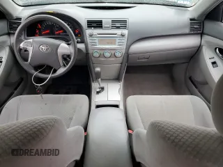 2009 Toyota Camry LE z VIN 4T1BK46K69U091909, wystawiony jako Copart lot #56214505 z przebiegiem 157 133 mil mil oraz Czysty tytuł • Clean title. Historia ofert i sprzedaży dostępna na DreamBid. Obrazek 8.