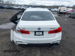 2018 BMW 5 Series M550i xDrive с VIN WBAJB9C56JB035929, выставлен на аукционе IAAI как лот 41732048 с пробегом 87 896 миль миль и . История ставок и продаж доступна на DreamBid. Изображение 15.