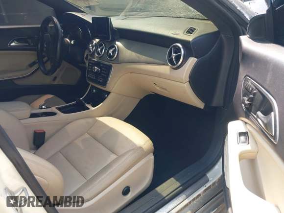 2014 Mercedes-Benz CLA 250 z VIN WDDSJ4EB2EN042032, wystawiony jako IAAI lot #42567635 z przebiegiem Nie podano mil oraz . Historia ofert i sprzedaży dostępna na DreamBid. Obrazek 5.