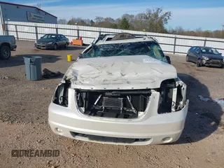 2011 GMC Yukon XL Denali with VIN 1GKS1MEFXBR362527, listed as a IAAI auction lot 41342493 with 227,251 mi miles. Bid and sale history available at carsss.com. Image 10.