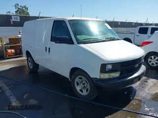 2005 Chevrolet Astro Cargo Van with VIN 1GCDM19X65B103835, listed as a IAAI auction lot 41619441 with 166,029 mi miles. Bid and sale history available at carsss.com. Image 1.