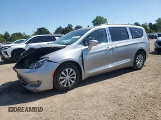 2017 Chrysler Pacifica Touring L z VIN 2C4RC1BG0HR551948, wystawiony jako Copart lot #58206945 z przebiegiem 117 150 mil mil oraz Szkoda całkowita • Salvage title. Historia ofert i sprzedaży dostępna na DreamBid. Obrazek 1.
