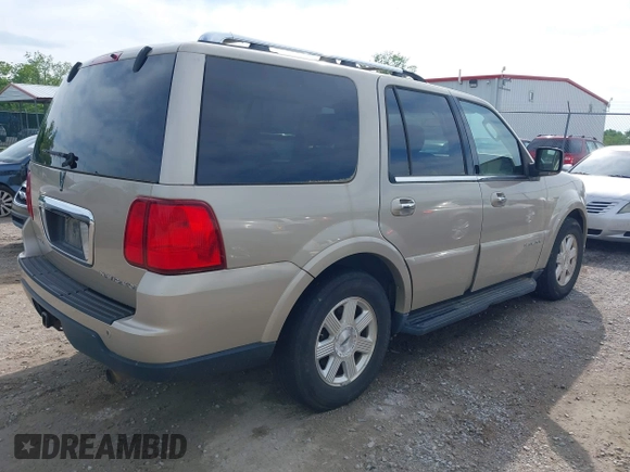 2006 Lincoln Navigator Luxury z VIN 5LMFU28506LJ27356, wystawiony jako IAAI lot #42309880 z przebiegiem 240 000 mil mil oraz . Historia ofert i sprzedaży dostępna na DreamBid. Obrazek 4.