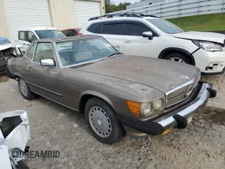 1987 Mercedes-Benz 560 with VIN WDBBA48D1HA062323, listed as a Copart auction lot 70785994 with 138,909 mi miles and Clean Title. Bid and sale history available at carsss.com. Image 4.