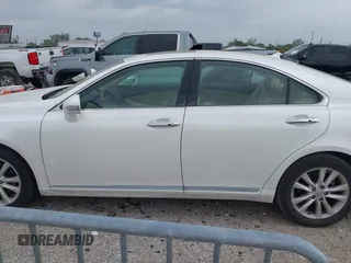 2010 Lexus ES with VIN JTHBK1EG0A2350795, listed as a IAAI auction lot 41932986 with 111,746 mi miles and . Bid and sale history available at carsss.com. Image 14.