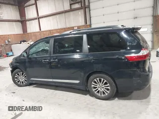 2018 Toyota Sienna XLE Auto Access Seat with VIN 5TDYZ3DC1JS960019, listed as a IAAI auction lot 41491992 with 128,021 mi miles. Bid and sale history available at carsss.com. Image 14.