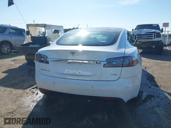 2018 Tesla Model S 75D z VIN 5YJSA1E29JF276329, wystawiony jako IAAI lot #41673653 z przebiegiem Nie podano mil oraz . Historia ofert i sprzedaży dostępna na DreamBid. Obrazek 16.