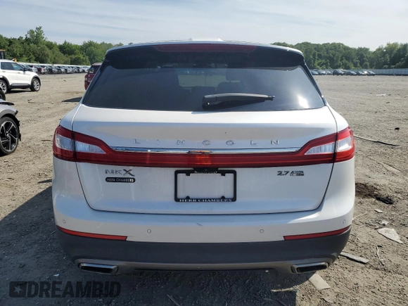 2016 Lincoln MKX Reserve with VIN 2LMTJ8LPXGBL38015, listed as a Copart auction lot 60981375 with 101,589 mi miles and Salvage title. Bid and sale history available at DreamBid. Image 6.