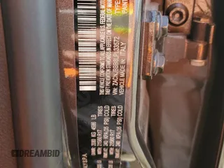 2020 Jeep Renegade Latitude z VIN ZACNJBBB8LPL33572, wystawiony jako Copart lot #60531795 z przebiegiem 78 528 mil mil oraz Szkoda całkowita • Salvage title. Historia ofert i sprzedaży dostępna na DreamBid. Obrazek 13.