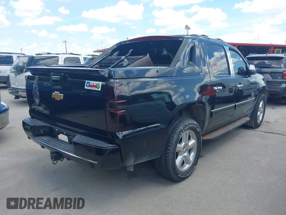 2013 Chevrolet Avalanche LT with VIN 3GNMCFE05DG269088, listed as a IAAI auction lot 42620729 with 177,810 mi miles and . Bid and sale history available at DreamBid. Image 4.