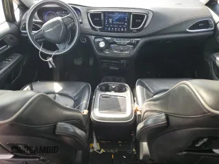 2018 Chrysler Pacifica Limited with VIN 2C4RC1GG8JR260368, listed as a Copart auction lot 52537355 with 102,112 mi miles and Salvage title. Bid and sale history available at DreamBid. Image 8.