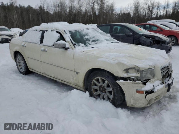 2005 Chrysler 300 with VIN 2C3AA63H45H581998, listed as a Copart auction lot 44332505 with 154,932 mi miles and Clean Title. Bid and sale history available at carsss.com. Image 4.