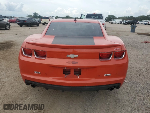 2011 Chevrolet Camaro 2LT z VIN 2G1FG1ED4B9150282, wystawiony jako Copart lot #60711355 z przebiegiem 96 051 mil mil oraz Szkoda całkowita • Salvage title. Historia ofert i sprzedaży dostępna na DreamBid. Obrazek 6.