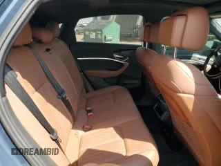 2021 Audi e-tron Sportback Prestige z VIN WA13ABGE6MB007966, wystawiony jako Copart lot #64278064 z przebiegiem 26 989 mil mil oraz Szkody całkowita. Historia ofert i sprzedaży dostępna na DreamBid. Obrazek 11.