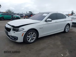 2015 BMW 5 Series 528i z VIN WBA5A5C56FD519995, wystawiony jako IAAI lot #41788365 z przebiegiem 114 306 mil mil oraz . Historia ofert i sprzedaży dostępna na DreamBid. Obrazek 2.