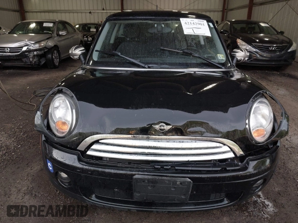 2010 MINI Hardtop with VIN WMWMF3C53ATZ66316, listed as a IAAI auction lot 42142901 with 57,510 mi miles and . Bid and sale history available at DreamBid. Image 12.