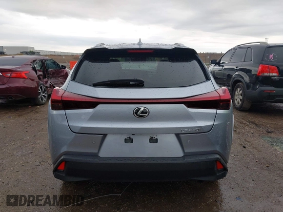 2024 Lexus UX 250h Premium z VIN JTHP6JBH7R2193351, wystawiony jako IAAI lot #42172680 z przebiegiem 10 072 mil mil oraz . Historia ofert i sprzedaży dostępna na DreamBid. Obrazek 16.