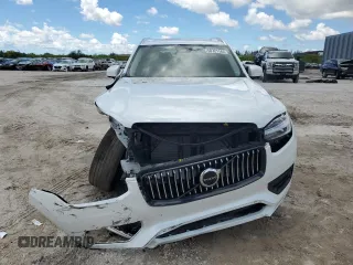 2023 Volvo XC90 Core with VIN YV4L12PK1P1905930, listed as a Copart auction lot 60721144 with 44,274 mi miles and Non Repairable. Bid and sale history available at carsss.com. Image 5.