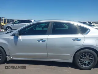 2013 Nissan Altima SV with VIN 1N4AL3AP9DN586463, listed as a IAAI auction lot 42099334 with 181,364 mi miles and . Bid and sale history available at carsss.com. Image 14.