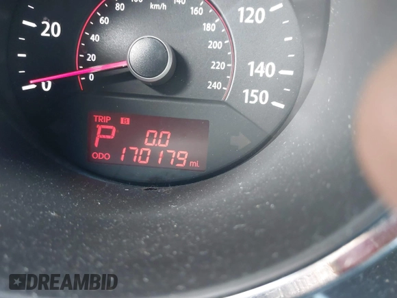 2011 Kia Sorento EX with VIN 5XYKUDA2XBG131874, listed as a IAAI auction lot 41901492 with 170,179 mi miles. Bid and sale history available at carsss.com. Image 15.