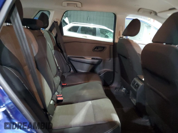 2022 Nissan Rogue S z VIN 5N1BT3AB4NC685705, wystawiony jako Copart lot #46331255 z przebiegiem 48 455 mil mil oraz Szkoda całkowita • Salvage title. Historia ofert i sprzedaży dostępna na DreamBid. Obrazek 11.